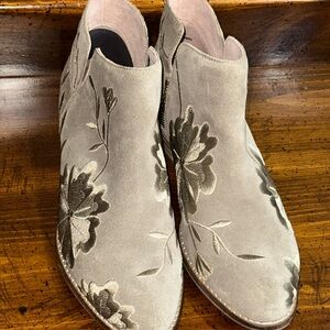 Seychelles Booties Size 7.5